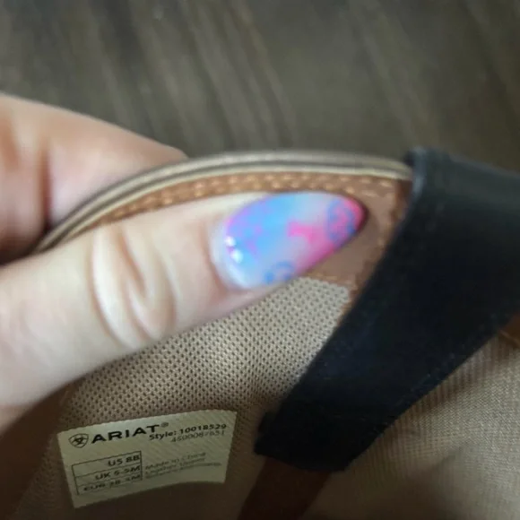 Ariat Black and Tan Western Boots - Picture 2 of 6